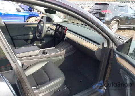 2024 Tesla Model Y Long Range Dual Motor All-Wheel Drive from USA, damaged, VIN 7SAYGDEE6RA236385